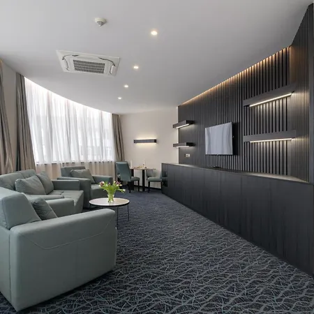 Rosslyn Dimyat 4*