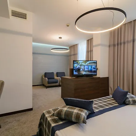 Rosslyn Dimyat Hotell