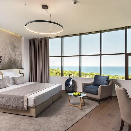 Rosslyn Dimyat Hotell