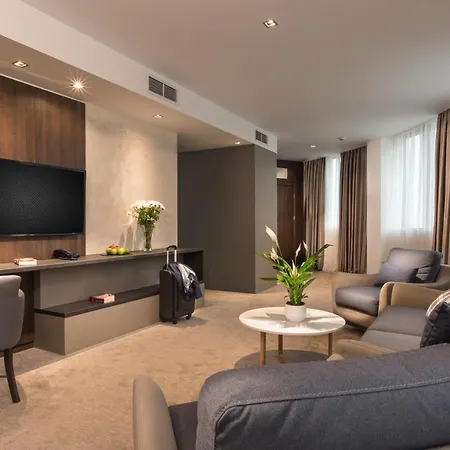 Rosslyn Dimyat Hotel