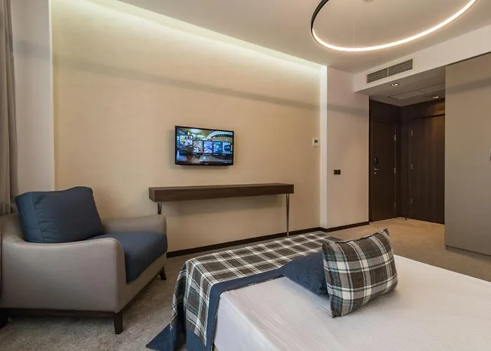 瓦尔纳罗斯林迪米亚特酒店 酒店 4*