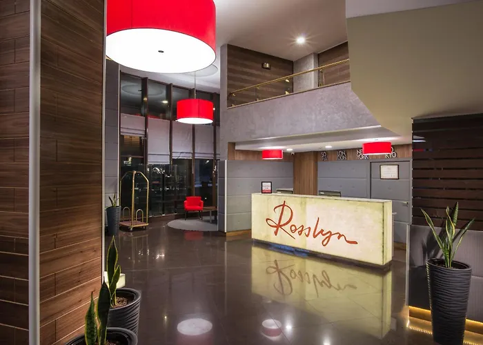 瓦尔纳罗斯林迪米亚特酒店 4* 瓦爾納