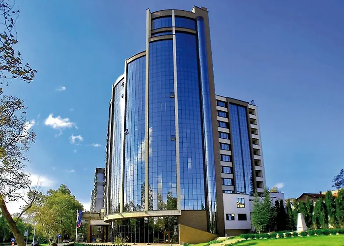 瓦尔纳罗斯林迪米亚特酒店 4*