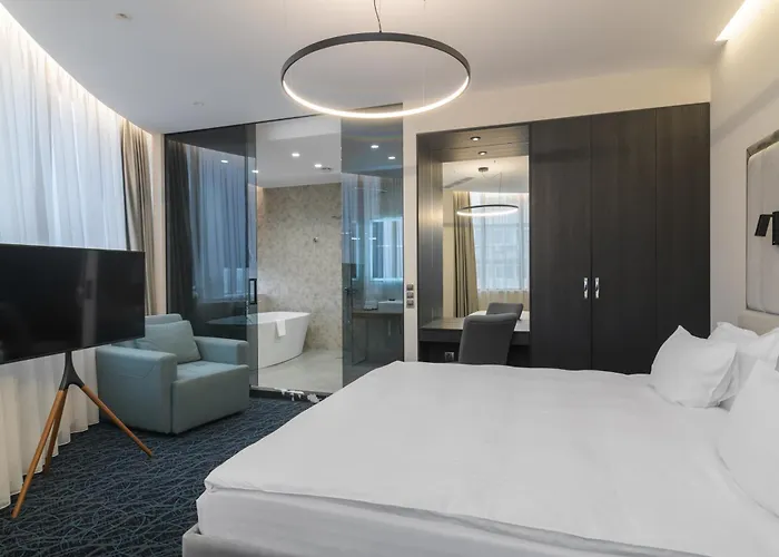 瓦尔纳罗斯林迪米亚特酒店 酒店