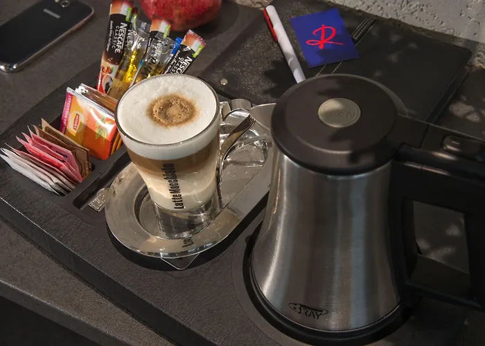 瓦尔纳罗斯林迪米亚特酒店 酒店