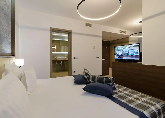 瓦尔纳罗斯林迪米亚特酒店