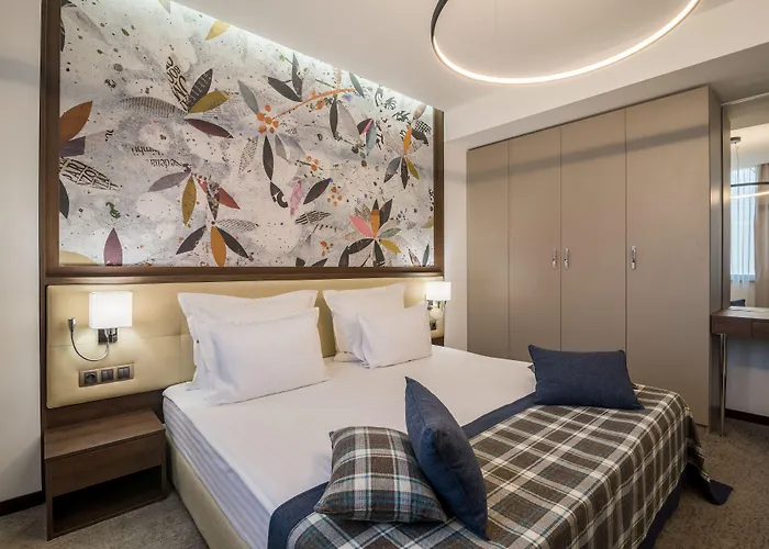 瓦尔纳罗斯林迪米亚特酒店 4*