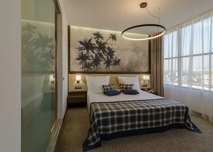 瓦尔纳罗斯林迪米亚特酒店 4* 瓦爾納