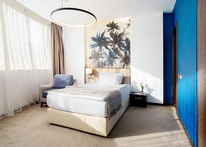 瓦尔纳罗斯林迪米亚特酒店 4*