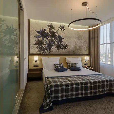 روسلين ديميات 4* فارنا