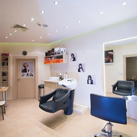 Rosslyn Dimyat Hotel