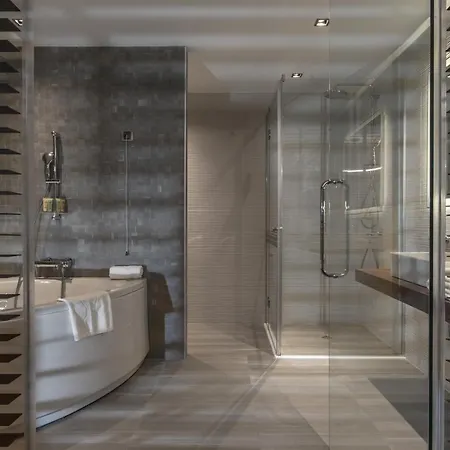 روسلين ديميات فارنا